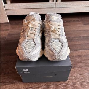 Women’s New Balance 9060 - Size 7